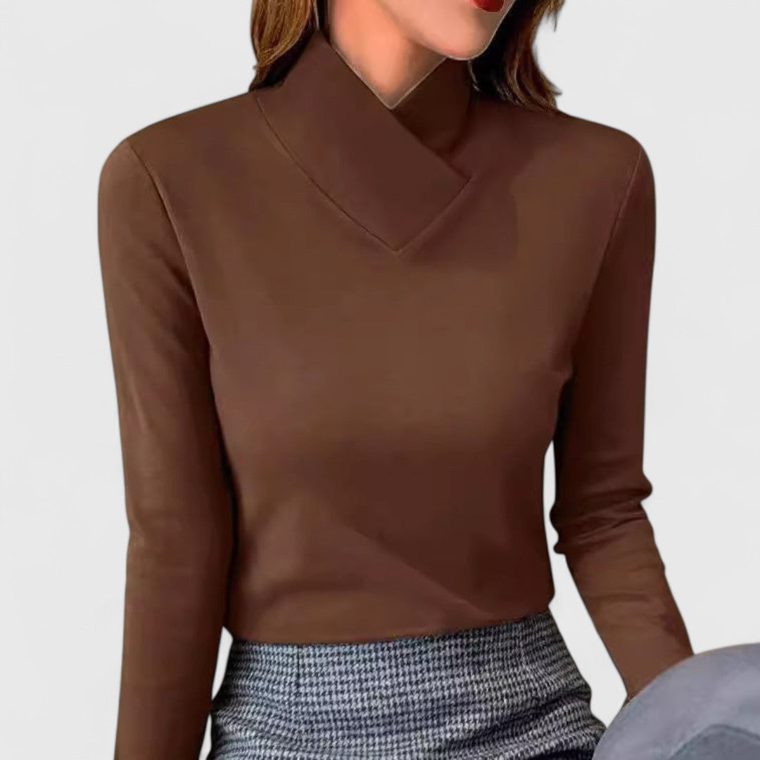 Ella - Elegant Turtleneck Fit
